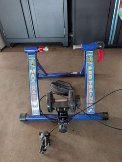 RAD Cycle Products Max Racer Magnetic Bike Trainer (with Riser Block)