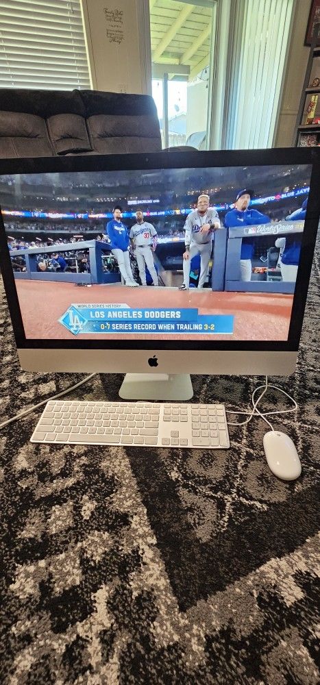 APPLE IMAC LARGE SCREEN GREAT CONDITION 