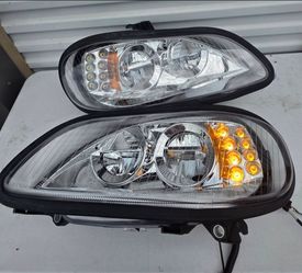 03-18 Freightliner M2 LED DRL Headlights

Luces Focos Micas