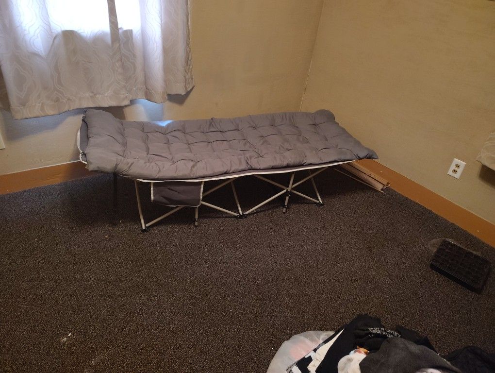 Foldable Kot With Mattress 