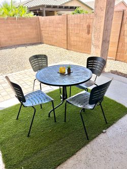 Patio furniture (Metal table & chairs)