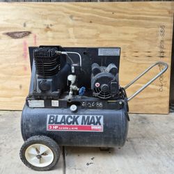 BLACK MAX 3 HP 8.6 @ 40 PSI Vintage