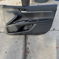 2018 2019 2020 2021 2022 TOYOTA CAMRY SE FRONT RIGHT PASSENGER SIDE DOOR TRIM PANEL