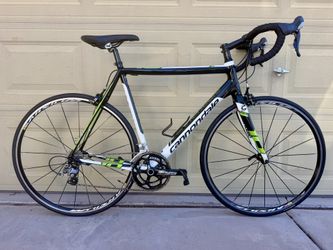 Cannondale CAAD 10 Ultegra - Fully Tuned up and ready to ride - Clean