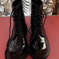 Retro Black Patent Leather Lace Up Boots