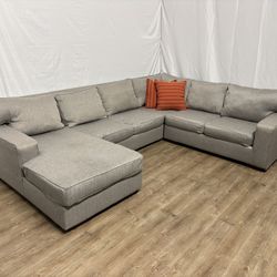 Large Gray Sectional Couch With Chaise 