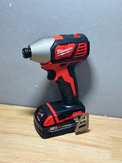 MILWAUKEE M18 IMPACT DRIVER