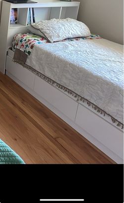 Assembled Hodedah Twin-Size Captain Bed with 3-Drawers and Headboard in White  Bed