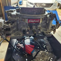 Eldelbrock Carburetor 