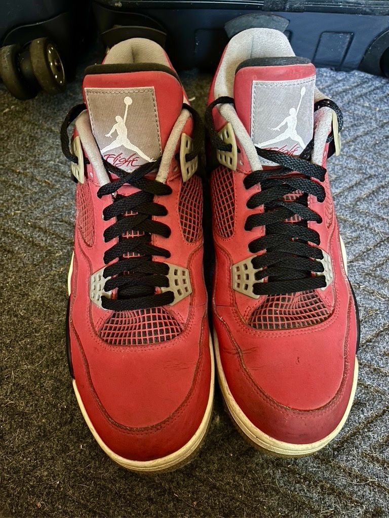 Air Jordan 4 Retro 'Toro Bravo'