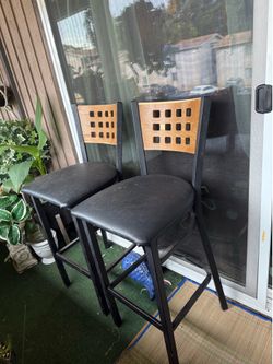 High top and beautiful chairs!! From my cocktail bar in down town Austin!!