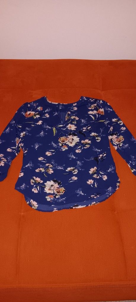 Small to Medium Woman's Blouse $10.00