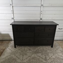 8-Drawer Dresser, Good Conditions 👍, Black Color, Measurement: Wide 64" × Deep 20" × Height 38"