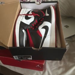 Air Jordan 1 Mid