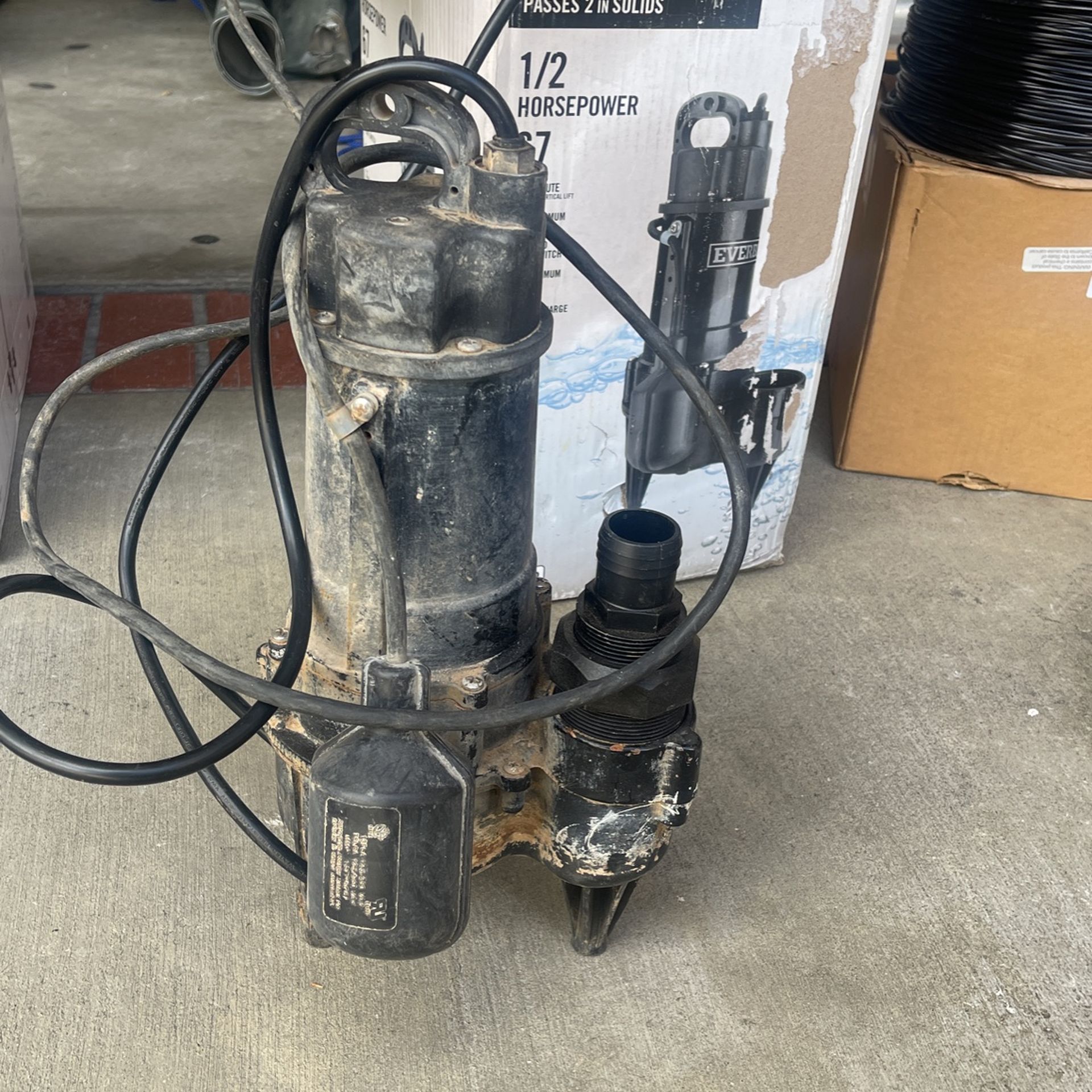 Everbilt Sewage Pump 