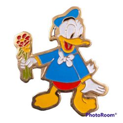 Vintage Walt Disney Productions 1979 Donald Duck Holding Flowers Lapel Pin 1.5in