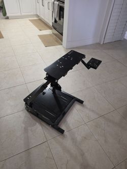 Sim racing cockpit