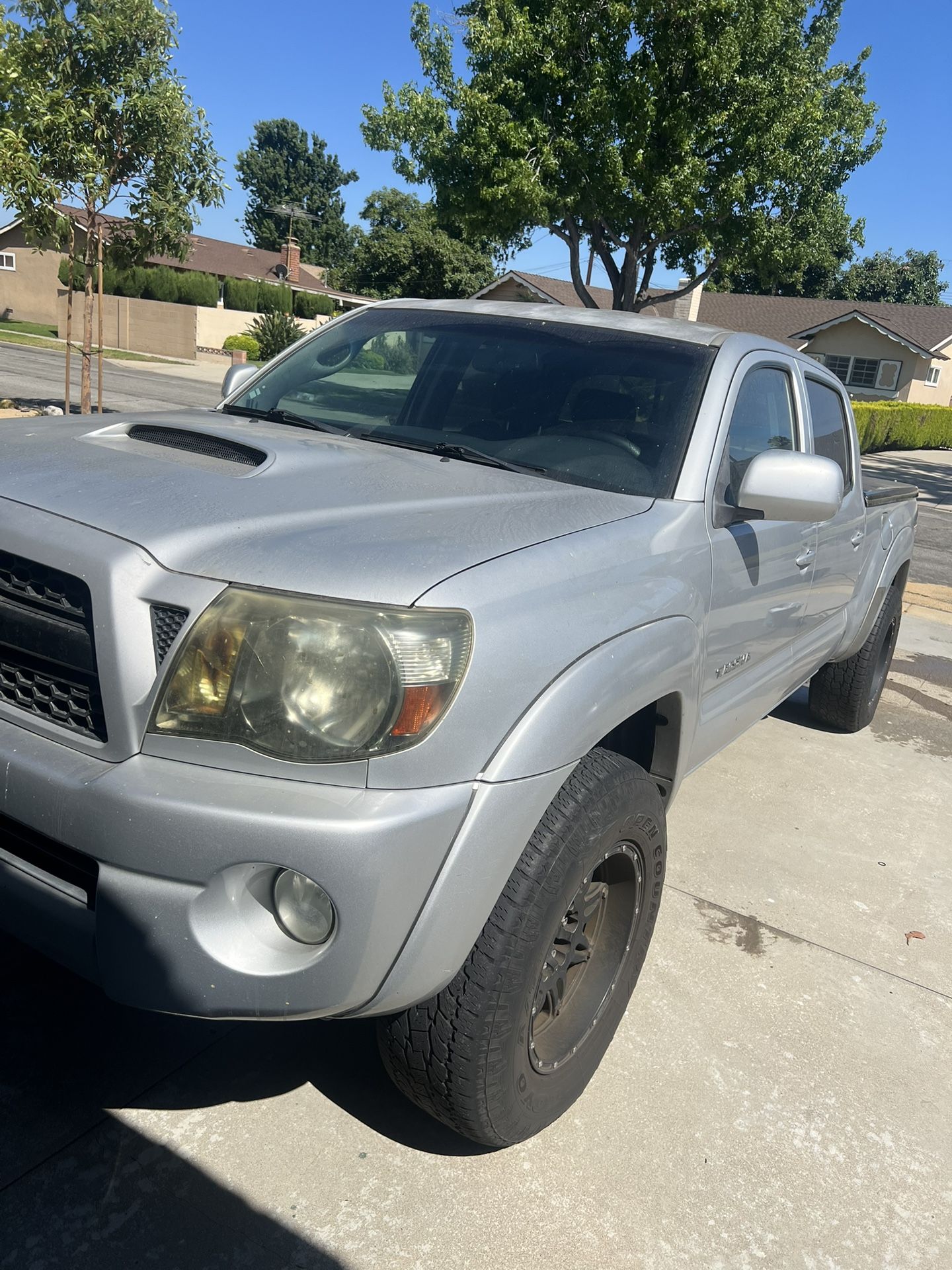 Full Exterior / Interior Detail