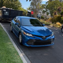 2019 Toyota Camry Hybrid LE 