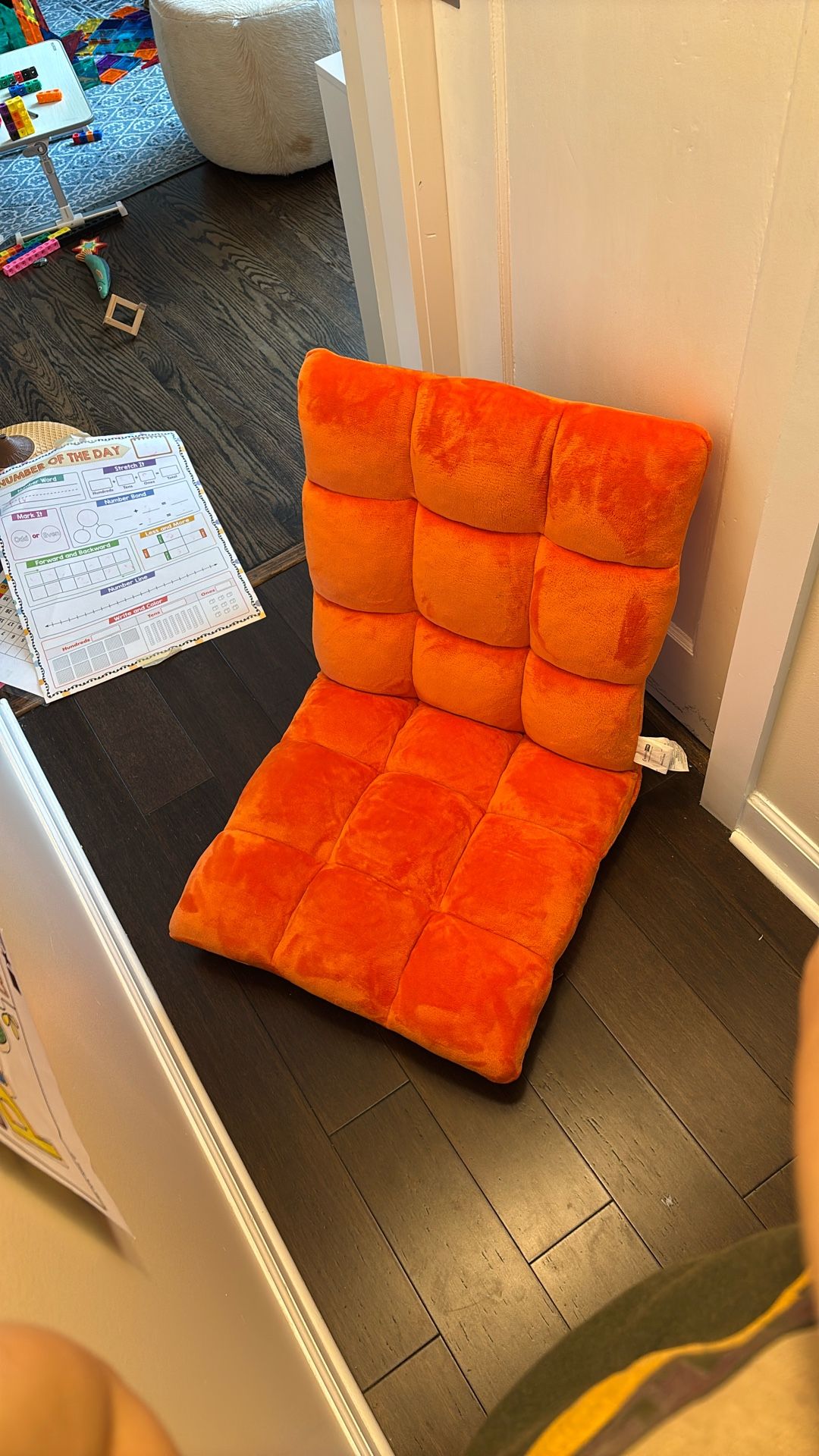 Adjustable Memory Foam Floor Chair Ideal for Gaming, Reading