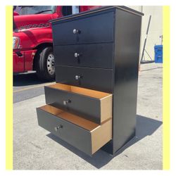 Dresser / Five drawers dresser