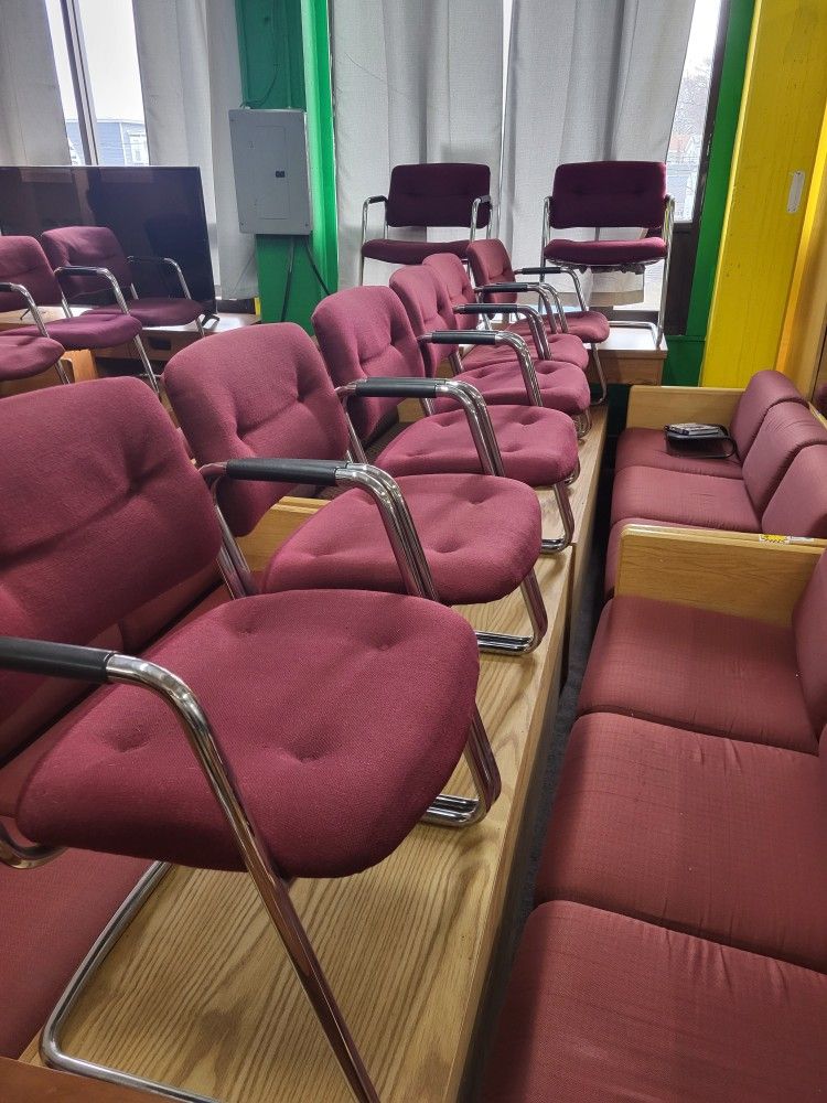SET OF 14 OFFICE CHAIRS LIKE NEW (HOME19)