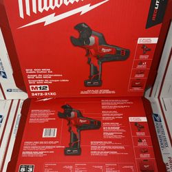 Milwaukee M12 600 MCM Cable Cutter Kit. Model #2472-21XC