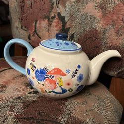 Alice In The Wonderland Tea Pot 