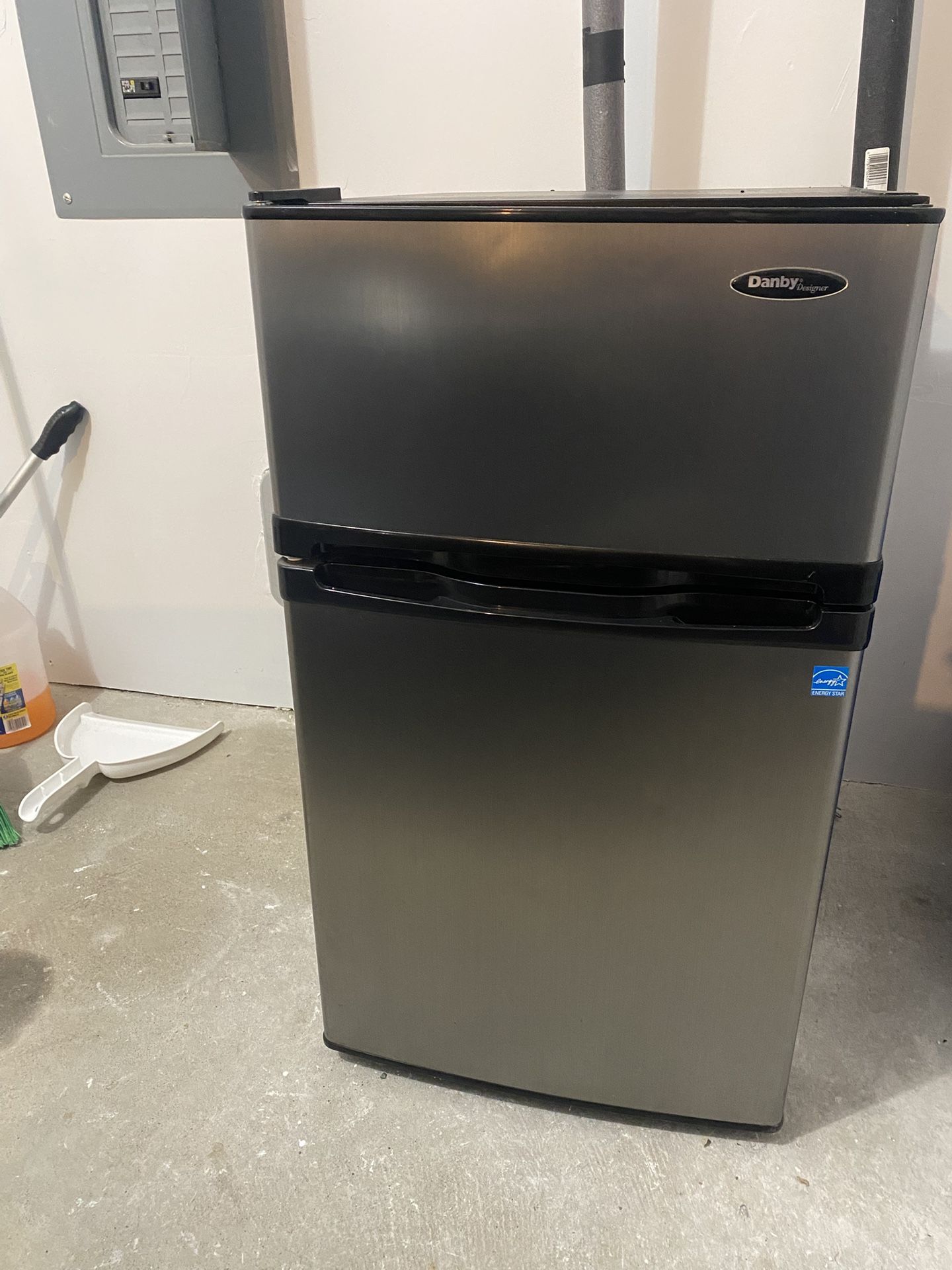 Mini Fridge 