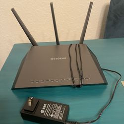 NETGEAR Nighthawk AC1900 Smart WiFi Router (‎R7000-100NAS)