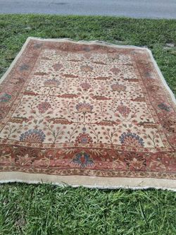 LOTS OF VERY NICE LARGE 8 BY 10 AREA RUGS