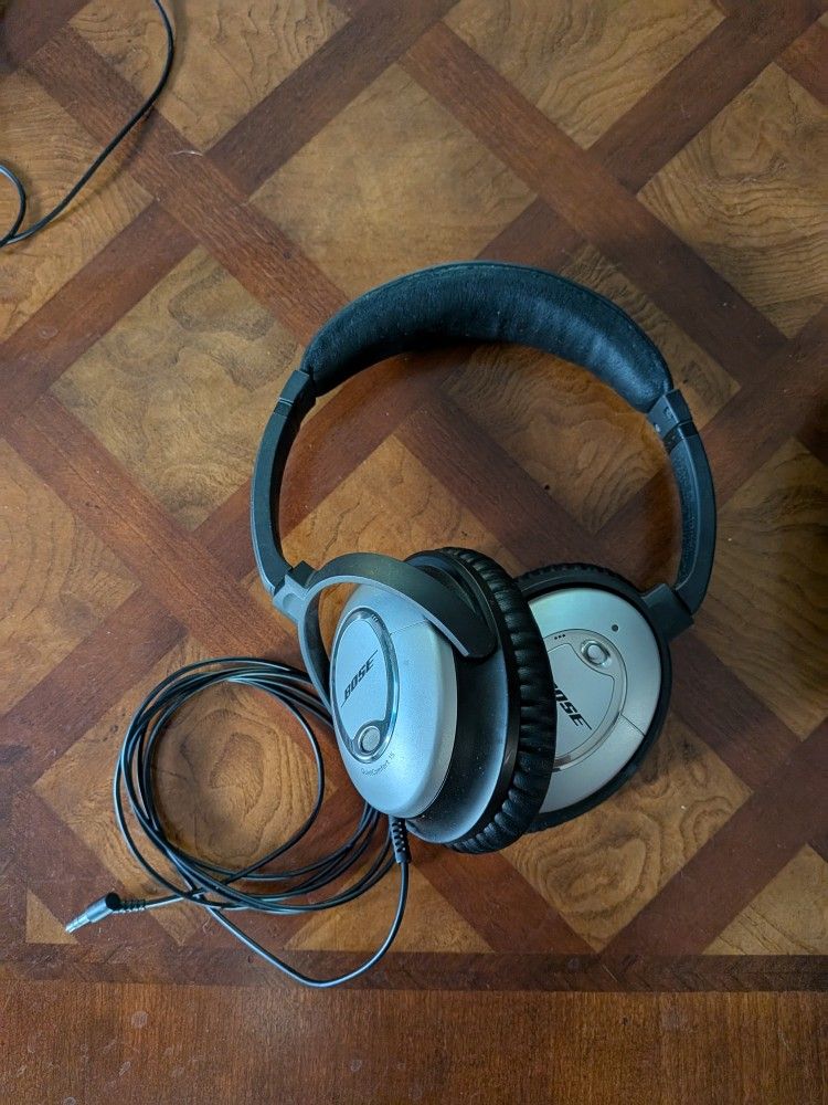 Bose Quiet Comfort QC-15 Noise Cancelling Headphones