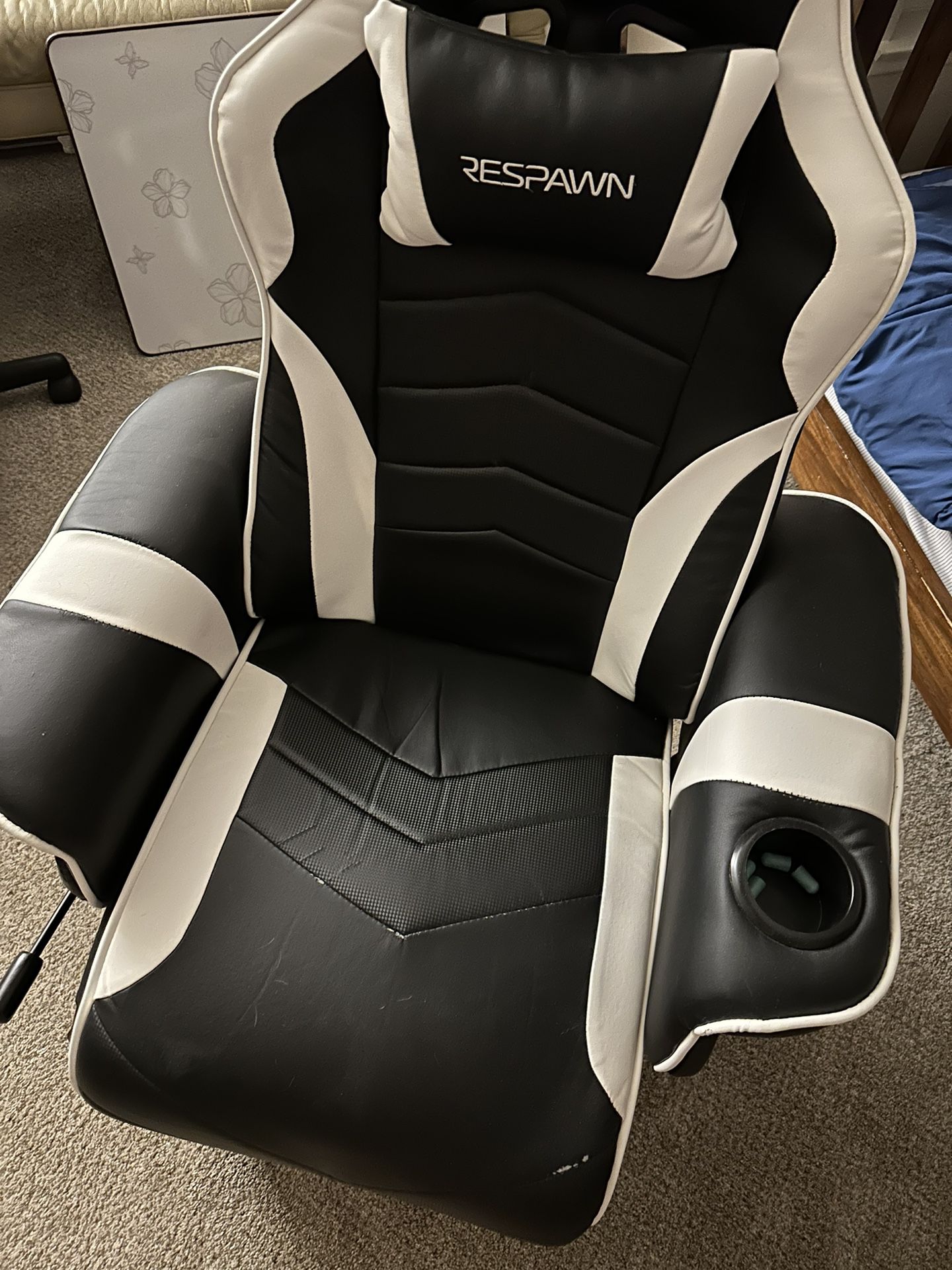 Respawn gaming chair recliner 