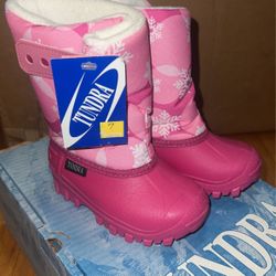Tundra Boots Kids Size 7