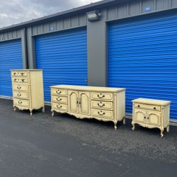 Set of 3 Vintage DREXEL furniture