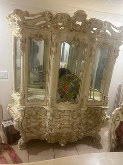 Elegant Luxury Dining Room Set – Excellent Condition