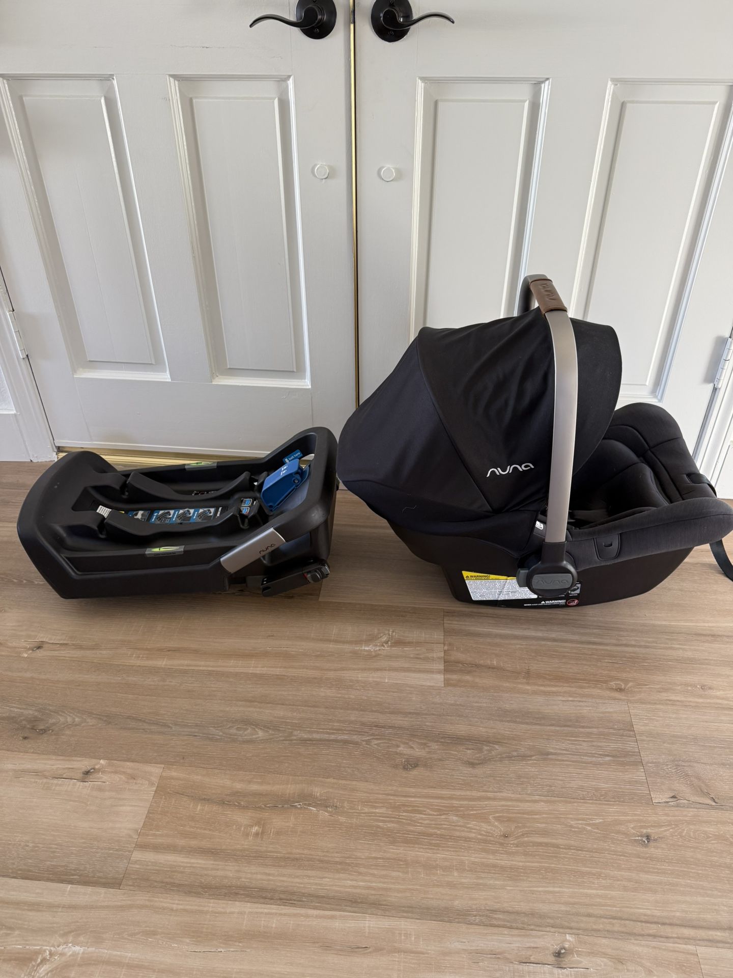 Nuna Pipa Car Seat + Base