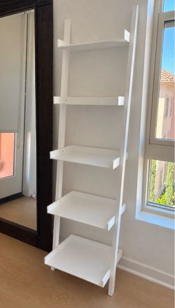 Beautiful White Book Shelf