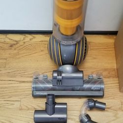NEW cond DYSON BALL VACUUM WITH COMPLETE ATTACHMENTS  , AMAZING POWER SUCTION  , WORKS EXCELLENT  , IN THE BOX 