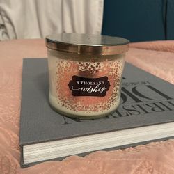 bath & body works candle 