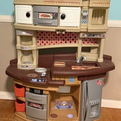 Play Kitchen 