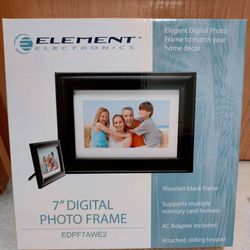 New Element 7" digital photo frame