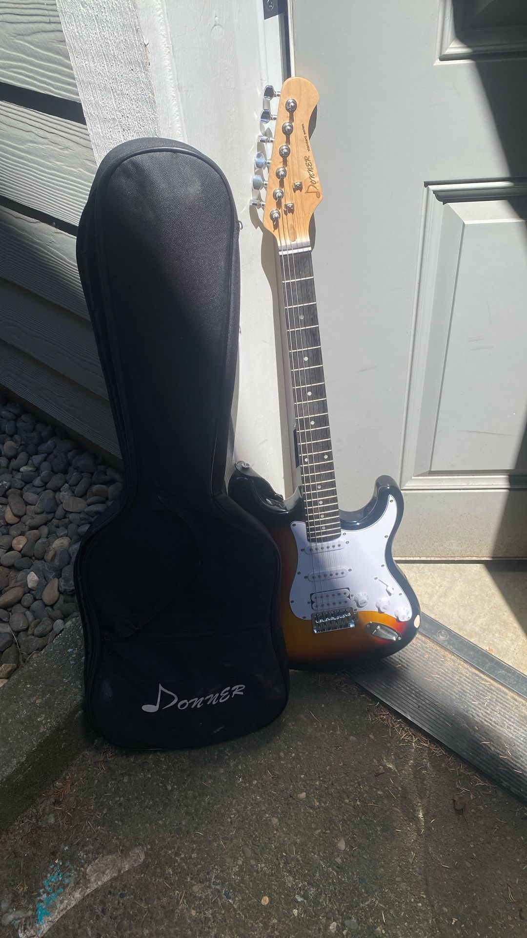 Guitar NEED MONEY! Send Offers
