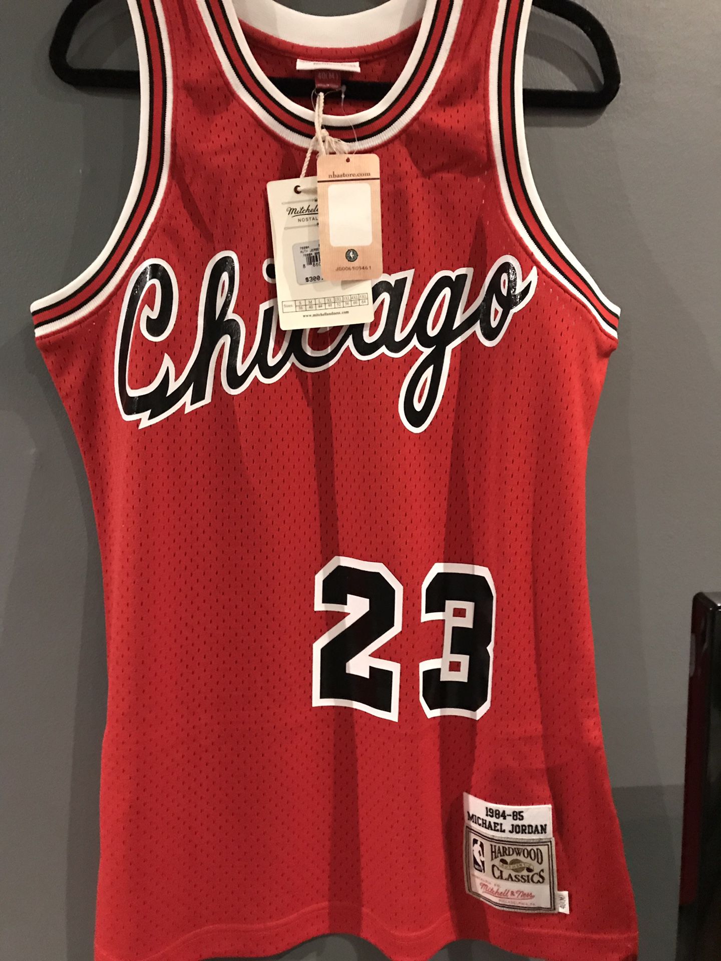 Mitchell Ness Michael Jordan Chicago Bulls Red 1984-85 Hardwood Classics Rookie Authentic Jersey Size Medium