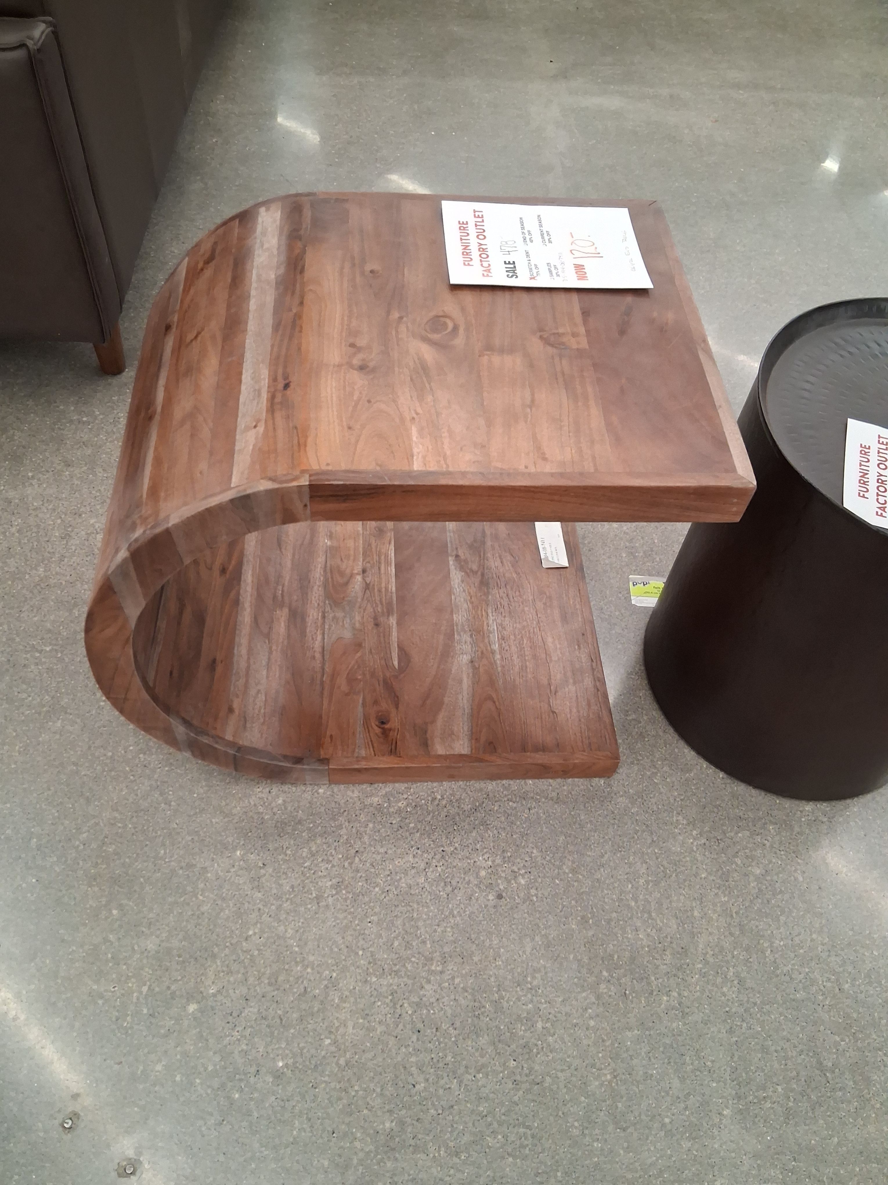 SLEEK SOLID ACACIA SIDE TABLE