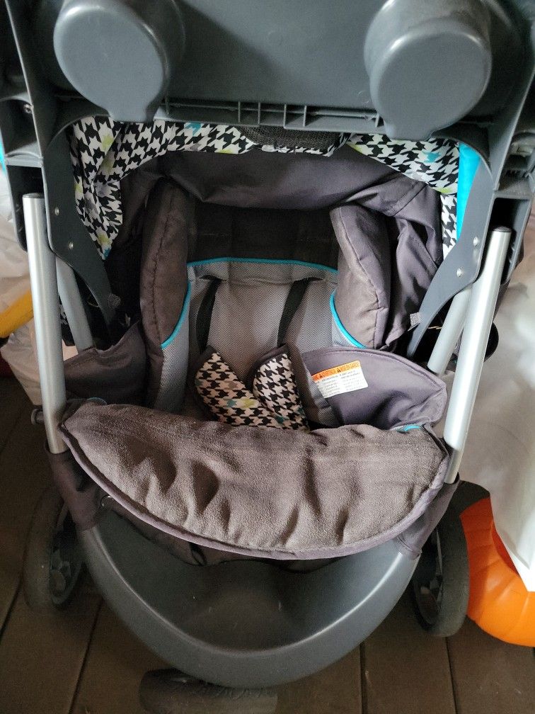 Baby Stroller  Baby Trend 3 Wells Good Used Condition $20