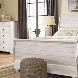 Queen Willowton Whitewash Sleigh Bedroom Set