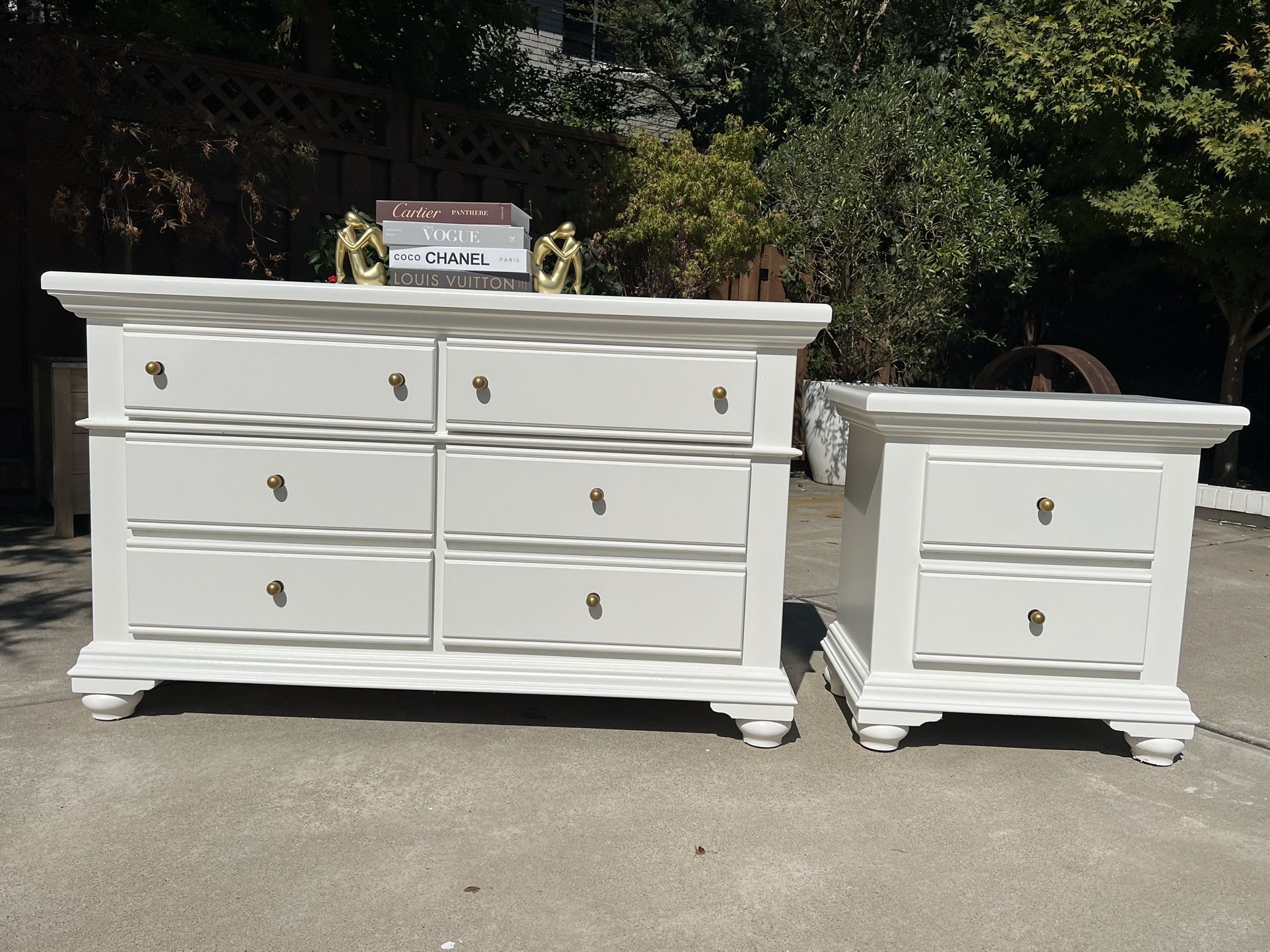 REFINISHED In White Dove Broyhill Dresser+matching nightstand+dovetailed drawers $599 CAN DELIVER!