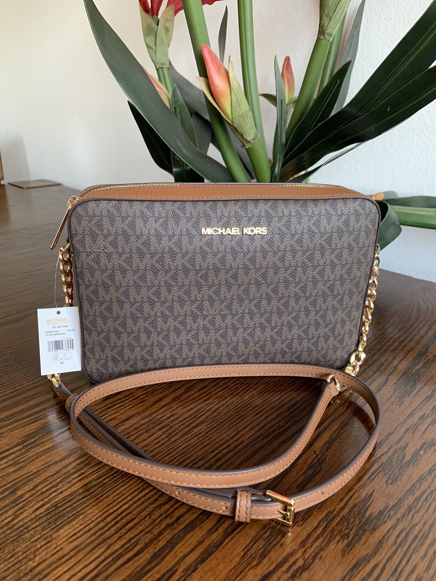 New MK CrossBody Bolsa Michael Kors Nueva $75** Cash or ZELLE Pick Up Oxnard, CA 93033