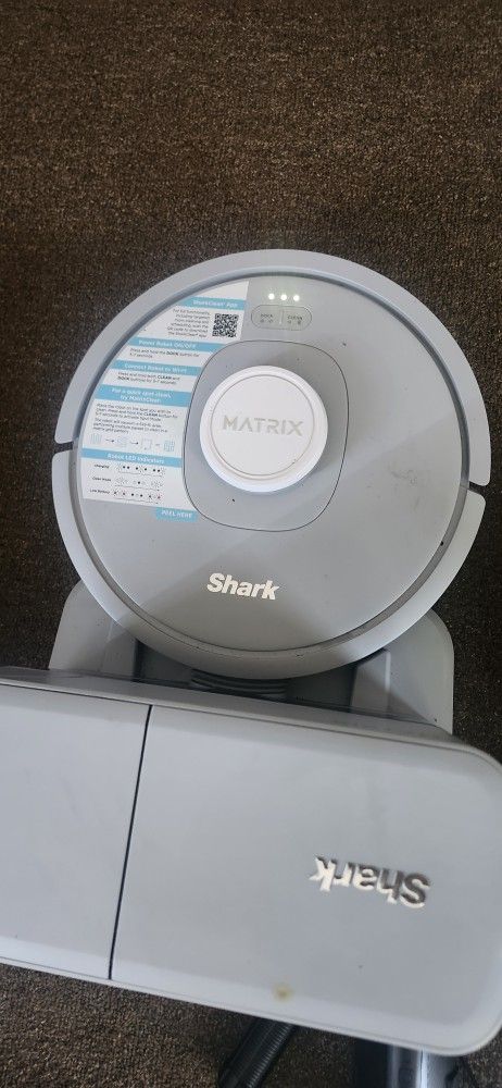 Shark ROBOT vacuum